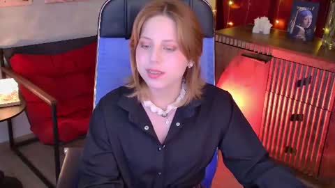 Vivienne  online show from 06-25-26, 12:53