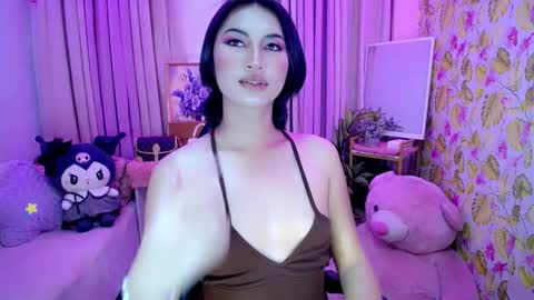 Snapshot of vixenluscious chatting on 11-19-25, 11:16 vixenluscious online show from 11-19-25, 11:16