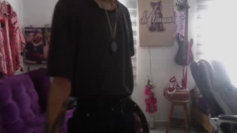 Snapshot of vl21cm chatting on 09-08-25, 06:07 vl21cm online show from 09-08-25, 06:07