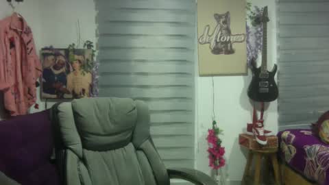 Snapshot of vl21cm chatting on 09-20-25, 06:47 vl21cm online show from 09-20-25, 06:47