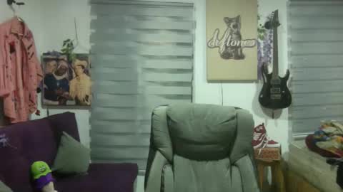 Snapshot of vl21cm chatting on 11-23-25, 08:14 vl21cm online show from 11-23-25, 08:14