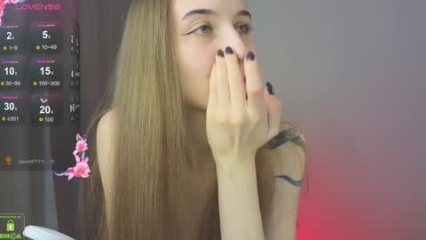 Snapshot of vlad1zy chatting on 01-15-25, 05:26 Vlada online show from 01-15-25, 05:26