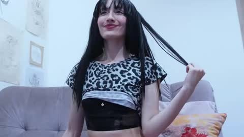 Snapshot of vlad_lola chatting on 10-18-25, 02:14 LOLA online show from 10-18-25, 02:14