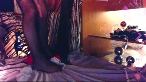 Snapshot of vladiskin chatting on 11-12-25, 12:44 Violetta Elysia online show from 11-12-25, 12:44