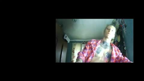 Snapshot of voldan_elf chatting on 10-22-25, 10:37 Elf online show from 10-22-25, 10:37