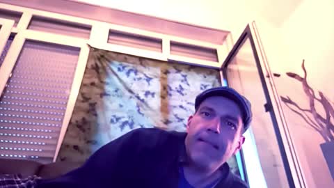 Snapshot of voyeuredeluxe chatting on 03-10-26, 05:34 voyeuredeluxe online show from 03-10-26, 05:34