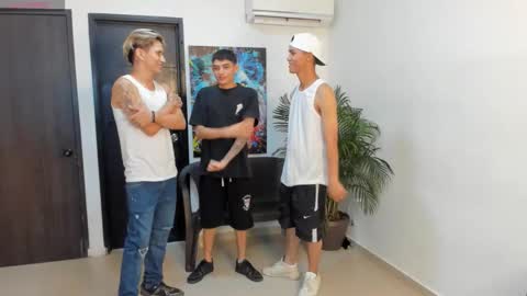 voyeurism_guys online show from 09-14-25, 11:04