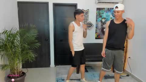voyeurism_guys online show from 09-22-25, 11:07