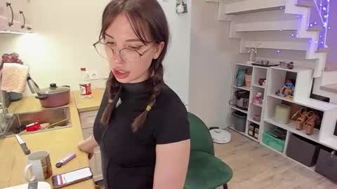 voyliza online show from 10-05-25, 02:48