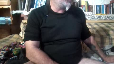 Snapshot of vuda77 chatting on 12-25-24, 05:05 oscar online show from 12-25-24, 05:05