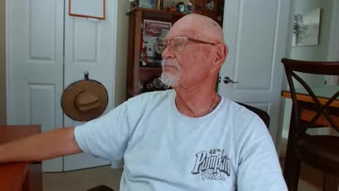 Vueuorme online show from 09-28-25, 04:12