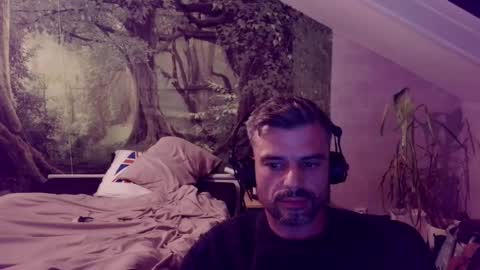 Snapshot of vuiljoske chatting on 05-19-26, 12:27 CBNewGuy online show from 05-19-26, 12:27