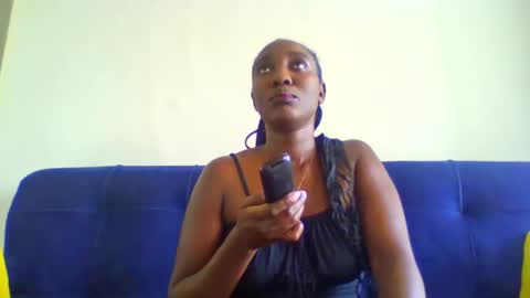 Snapshot of vvelvet_vixen chatting on 10-05-25, 12:47 vvelvet_vixen online show from 10-05-25, 12:47