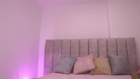 Violeta online show from 11-05-25, 03:06