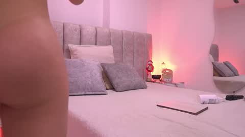 Violeta online show from 12-23-25, 03:04