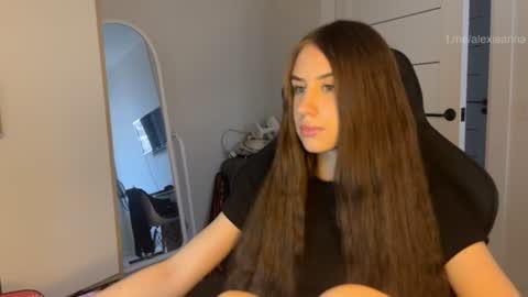 Snapshot of vx_arina chatting on 07-04-26, 10:43 Arina online show from 07-04-26, 10:43