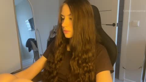 Snapshot of vx_arina chatting on 07-09-26, 12:09 Arina online show from 07-09-26, 12:09