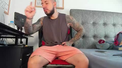 Snapshot of vyxen_ chatting on 02-09-26, 01:04 vyxen_ online show from 02-09-26, 01:04