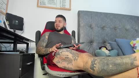 vyxen_ online show from 03-20-26, 08:35