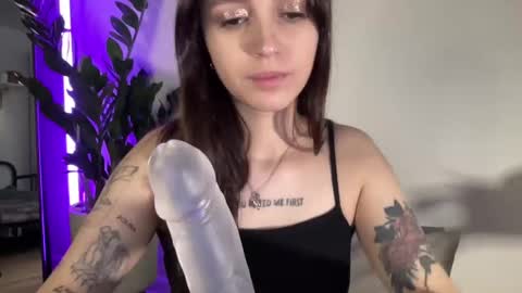 Alice  Before pvt write to me in PM  online show from 03-03-25, 10:42