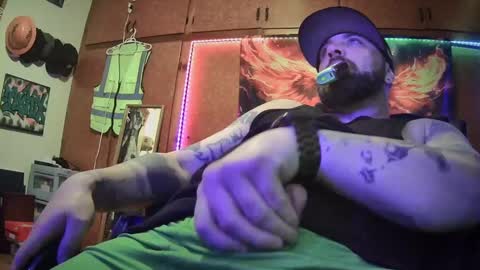 Snapshot of w_h_y_whohurtyou chatting on 02-12-25, 04:44 w_h_y_whohurtyou online show from 02-12-25, 04:44