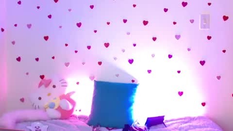Snapshot of w_kittycat chatting on 03-08-25, 12:00 kitty SUPORT ME AND MY BABY SINGLE MOMY online show from 03-08-25, 12:00