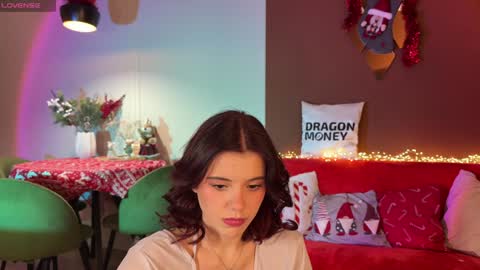 Snapshot of waki_lucky chatting on 12-27-24, 02:33 Mia online show from 12-27-24, 02:33