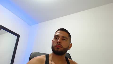 Snapshot of walter_brownn01 chatting on 01-19-25, 02:25 WALTER BROWN online show from 01-19-25, 02:25