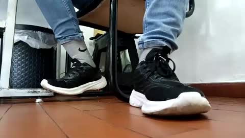 Snapshot of waltherfeet_ chatting on 11-25-25, 03:23 WaltherFeet online show from 11-25-25, 03:23