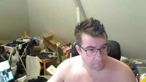 Snapshot of wammes85 chatting on 04-04-26, 01:26 wammes online show from 04-04-26, 01:26