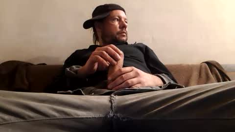 Snapshot of wand_dick chatting on 02-04-26, 01:33 Luki69 online show from 02-04-26, 01:33