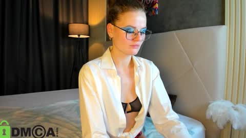 Wanda online show from 11-29-25, 04:10