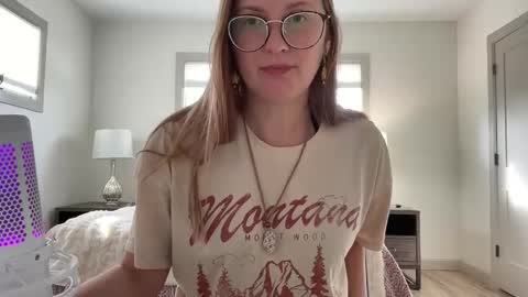 Snapshot of wanderlustjade chatting on 01-18-26, 04:55 Jade Adonis online show from 01-18-26, 04:55