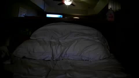 Snapshot of wantingu2john chatting on 10-24-25, 05:37 wantingu2john online show from 10-24-25, 05:37