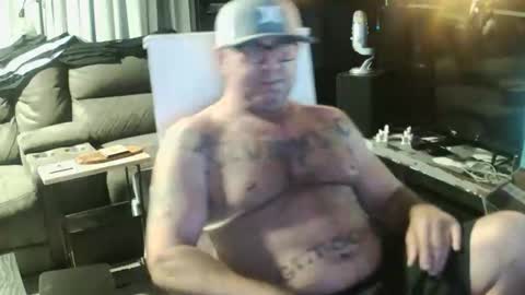 Snapshot of wantitbutyoucanthaveit chatting on 05-15-26, 07:26 inittogetitin online show from 05-15-26, 07:26