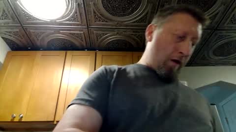 Snapshot of wantstoperform chatting on 10-31-25, 11:17 wantstoperform online show from 10-31-25, 11:17