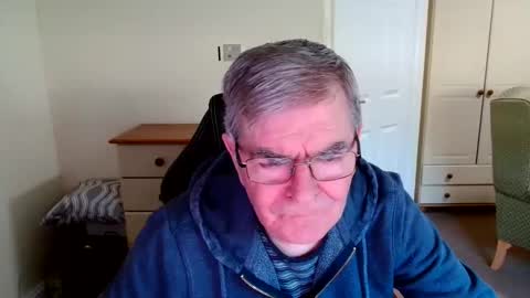 Snapshot of wanttobefree90 chatting on 04-07-26, 04:18 wanttobefree90 online show from 04-07-26, 04:18