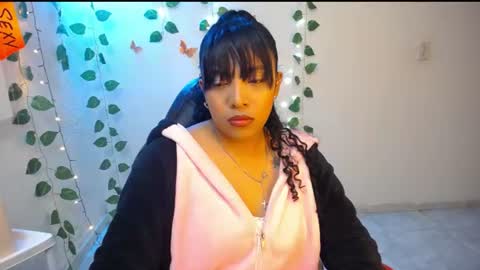 Snapshot of warisgoddes chatting on 07-23-26, 05:16 EMILY online show from 07-23-26, 05:16