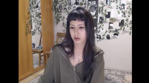 Mina online show from 10-17-25, 01:20