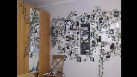 Mina online show from 10-19-25, 05:46