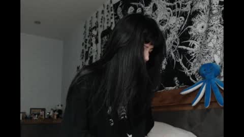 Mina online show from 06-04-26, 10:27