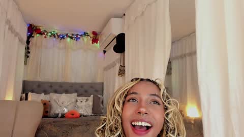 Snapshot of wayuu_goddess chatting on 12-14-24, 09:24 Wayuu Goddess 3 online show from 12-14-24, 09:24
