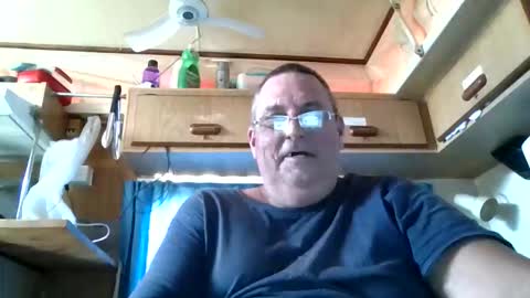 Snapshot of wazahardon2 chatting on 10-28-25, 02:04 wazahardon2 online show from 10-28-25, 02:04