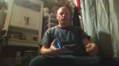 Snapshot of wcnmail24 chatting on 12-31-24, 12:21 wcnmail24 online show from 12-31-24, 12:21