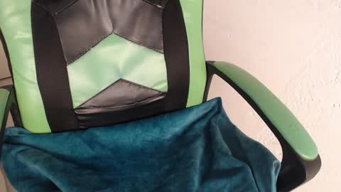 Snapshot of we_n_you chatting on 11-14-25, 01:54 Trixie 3 online show from 11-14-25, 01:54