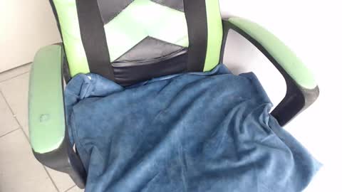 Snapshot of we_n_you chatting on 12-20-25, 02:02 Trixie 3 online show from 12-20-25, 02:02