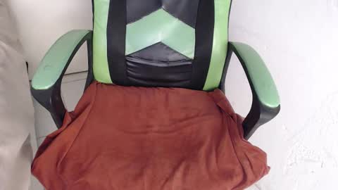 Snapshot of we_n_you chatting on 01-09-26, 03:26 Trixie 3 online show from 01-09-26, 03:26