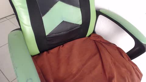 Snapshot of we_n_you chatting on 01-13-26, 02:00 Trixie 3 online show from 01-13-26, 02:00