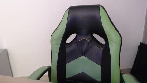 Snapshot of we_n_you chatting on 02-17-26, 03:08 Trixie 3 online show from 02-17-26, 03:08