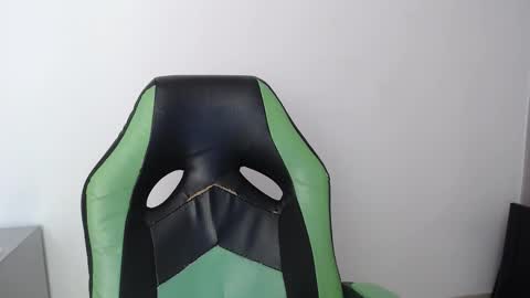 Snapshot of we_n_you chatting on 02-26-26, 02:27 Trixie 3 online show from 02-26-26, 02:27